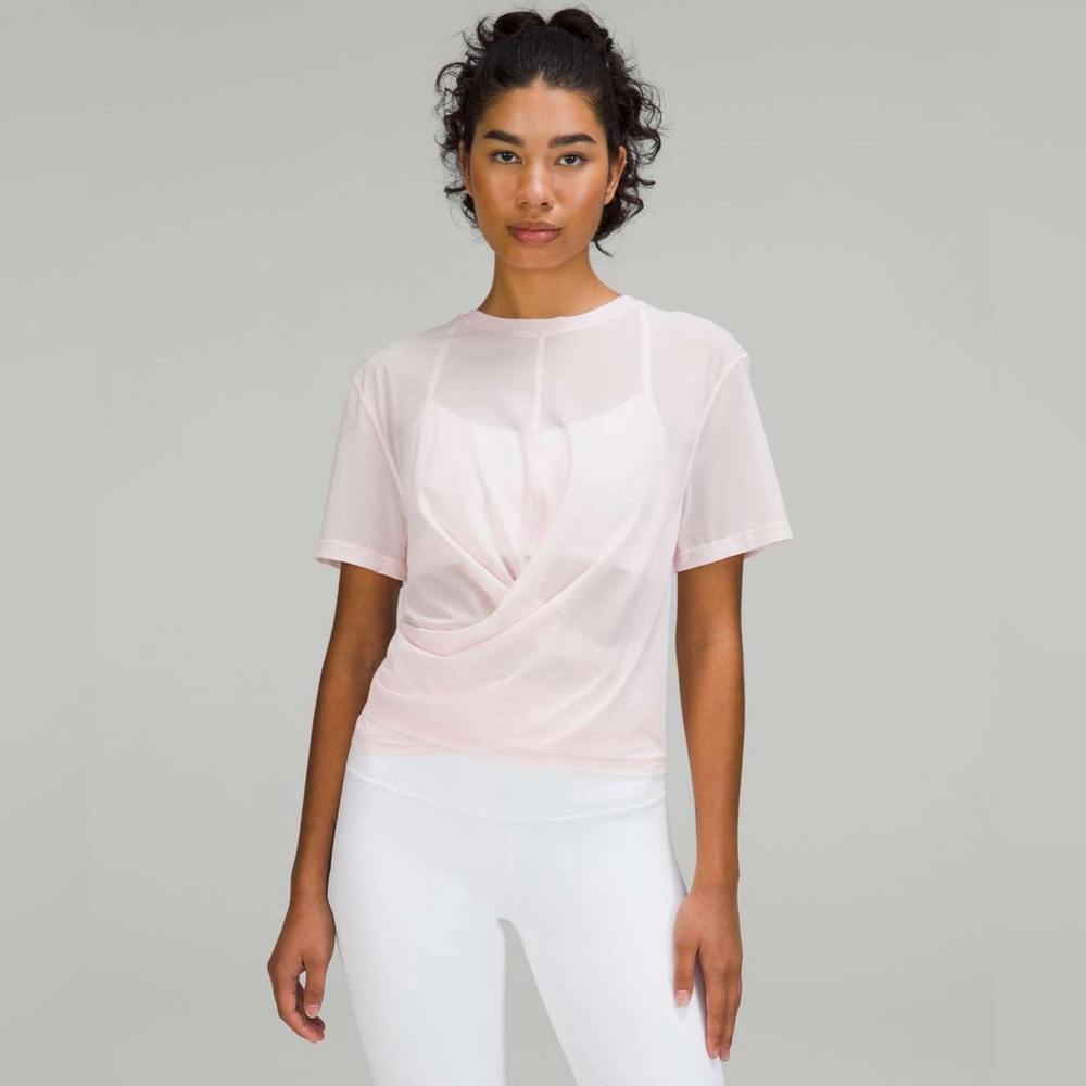 Lululemon Lightweight Mesh Reversible Yoga Tee size 6 Strawberry Milkshake STMI